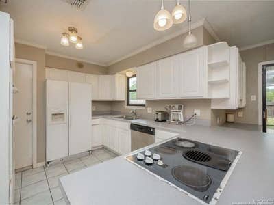 Live on the Northeast Side Main Photo