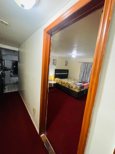 Room for Rent  Main Photo