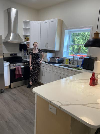 Looking for a female roommate, private bed/bath Main Photo