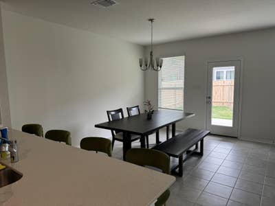 Private Room in Spacious Home in Manor, TX Main Photo