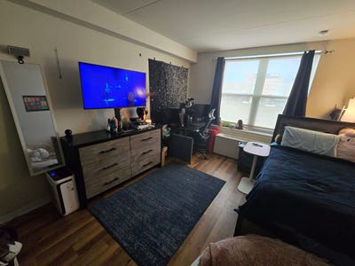 Looking to replace myself Main Photo