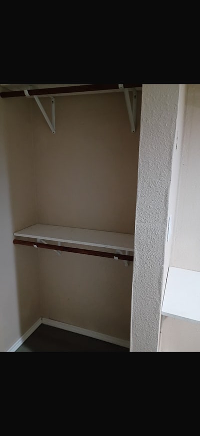 1 room available and private restroom  Main Photo