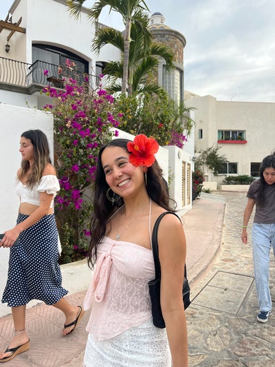 Female needs Venice Beach room for ASAP move in Main Photo