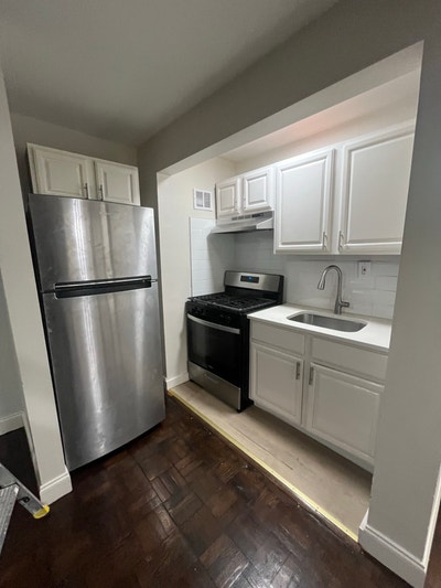 Beautiful Studio Apartment Now Available In East O Main Photo