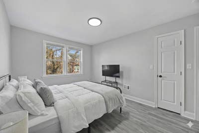  Modern Renovated Townhouse in Ramblewood — Ideal  Main Photo