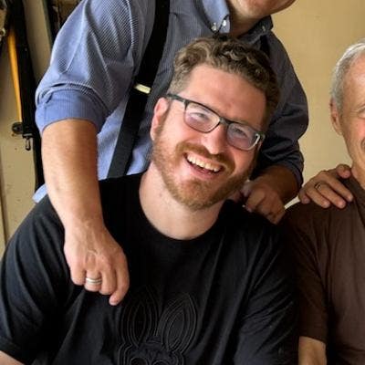 Looking for either a room or roommatez Main Photo