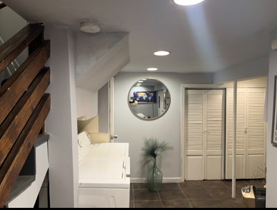 Furnished Room with Bathroom and separate entrance Main Photo