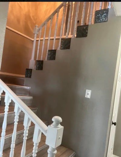 Looking for a Female Roomate      Main Photo