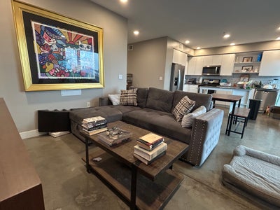 Room in Luxury apartment in W Hollywood Main Photo