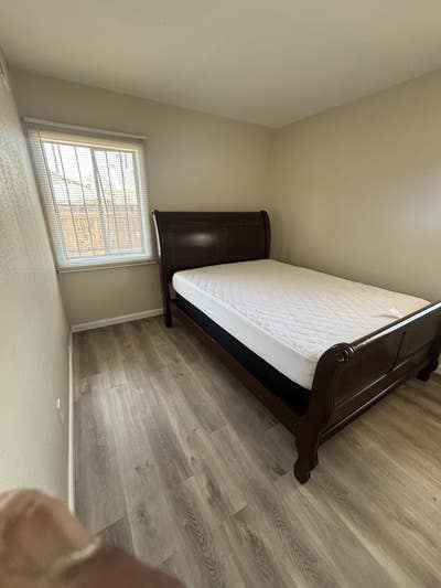 Bedroom Available  Main Photo