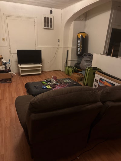 1 bed room for rent  Main Photo