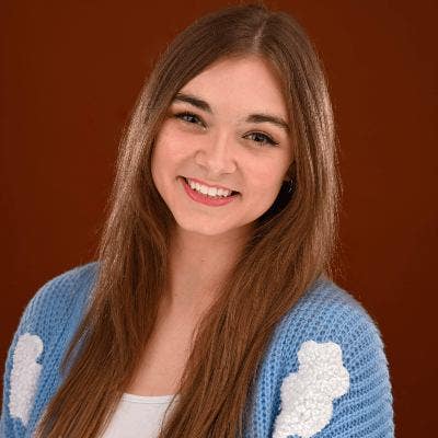 Professional Female seeks a small or large room Main Photo