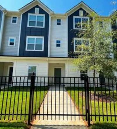 Private Bedroom & Bathroom_Modern Co_Living | Pla Main Photo
