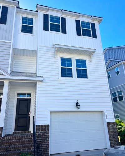 Private Rooms in Modern Co_Living Home_West Ashle Main Photo