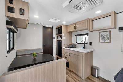 ⭐ NEW ⭐ Private Unit near downtown ⭐ Main Photo