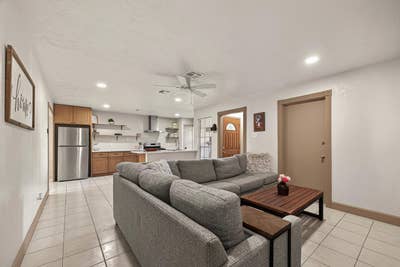 Live in Parkland Village Main Photo