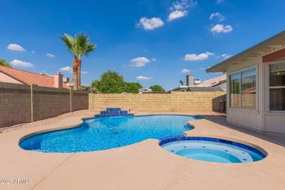 Spacious Rooms with Full Private Bath (Pool, Jacuz Main Photo