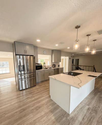 ️ Premium Room w Private Bathroom • Near Downtown  Main Photo