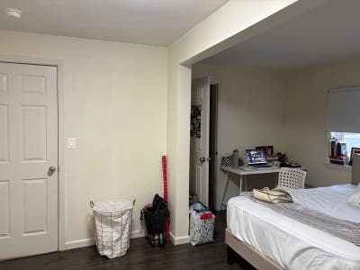 Room for Rent - Glen Head  Main Photo