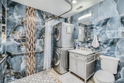 Beautiful large house  Main Photo