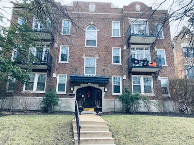 Beautiful Condo in Clayton, MO - DeMun Area Main Photo