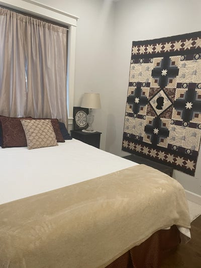  Private room and bath quiet ranch Pleasanton Main Photo