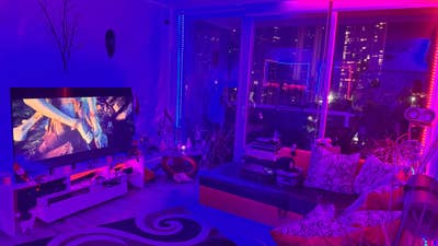 Room with private parking and great amenities  Main Photo