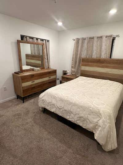 Furnished room for rent Main Photo