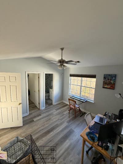 Private Upstairs Bedroom w Private Bath_$975 Util Main Photo