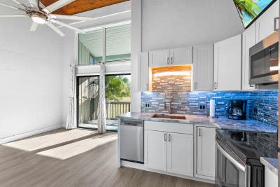 Luxury Efficiency! Main Photo