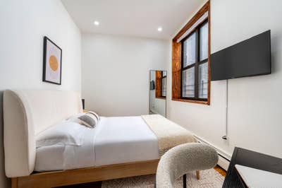 Lower east side beauty!! Main Photo