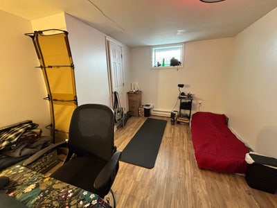 Private Basement Room - Budget Friendly  Main Photo