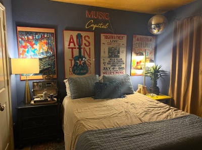 Looking for male, prefer gay/bi Main Photo