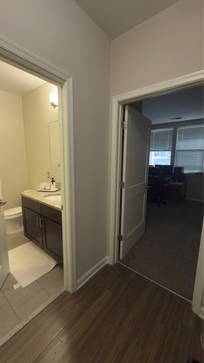 Room with dedicated bath  Main Photo