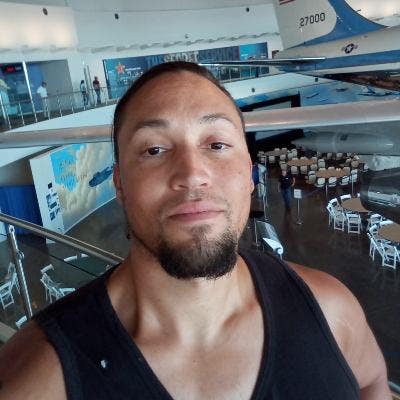 Employed couple looking for Van Nuys room now Main Photo