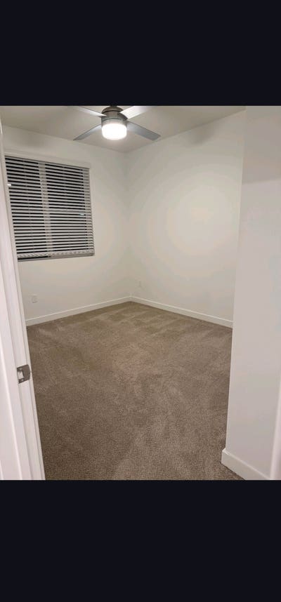 Simplistic clean Room for Rent  Main Photo