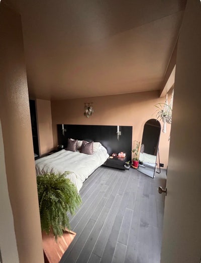 Furnished Luxury Room and En Suite Main Photo