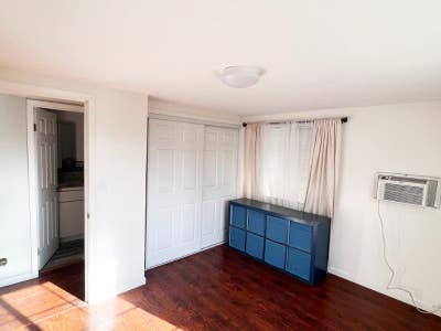 Roommate needed in spacious house Main Photo