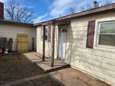 Cozy 1 Bed 1 Bath Apartment in IdalouTX_All Bills  Main Photo