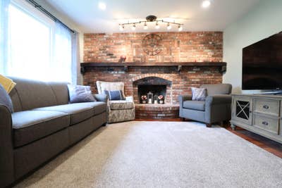 Clean, Cozy Ranch near Longview Lake Main Photo