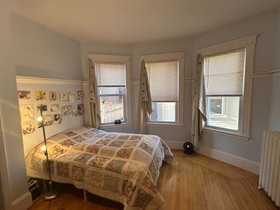 Sublet (female student) |  Now till 22nd Jan Main Photo
