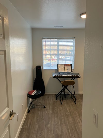 Room for rent Main Photo