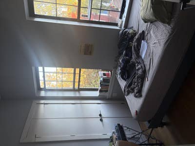 Spacious room with bathroom Main Photo