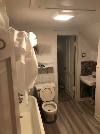 This apartment is the top half of a houseit has it Main Photo