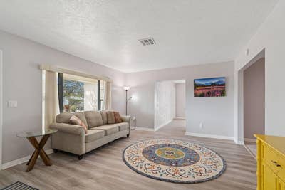 Live in Lakewood Estates near 54th St S in St Pete Main Photo