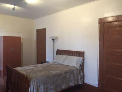 Large Room available in Woodhaven Main Photo