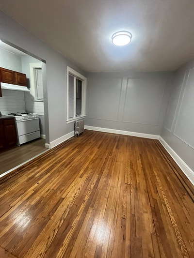 Beautiful One Bedroom Apartment Now Available In E Main Photo