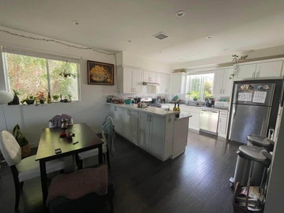 Room for Rent in Van Nuys Main Photo