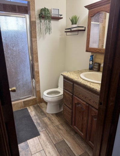 Cozy large bedroom  Main Photo