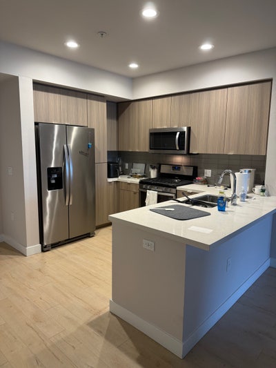 Room Available - 2 Bed/2 Bath Apartment Main Photo